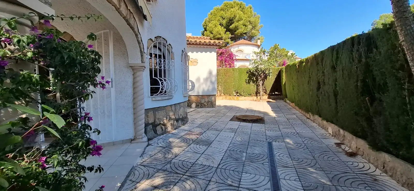 Jardí de Casa o xalet en venda en Mont-roig del Camp amb Aire condicionat, Jardí privat i Terrassa