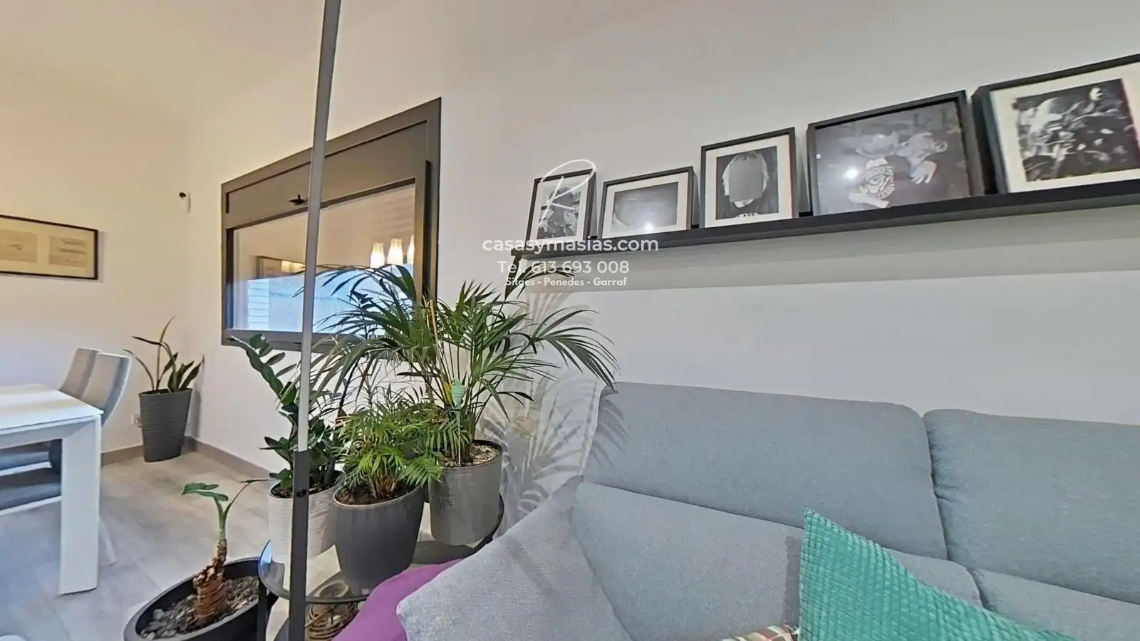Sala de estar de Casa o chalet en venta en Vallirana con Aire acondicionado, Calefacción y Jardín privado