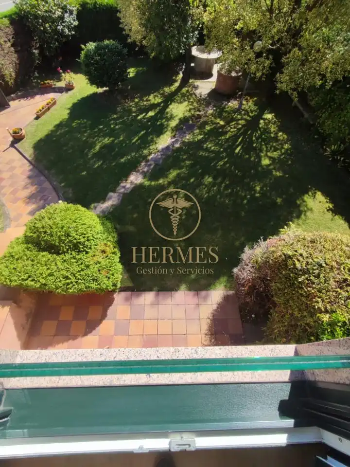 Vista exterior de Casa o xalet en venda en Nigrán amb Calefacció, Jardí privat i Terrassa