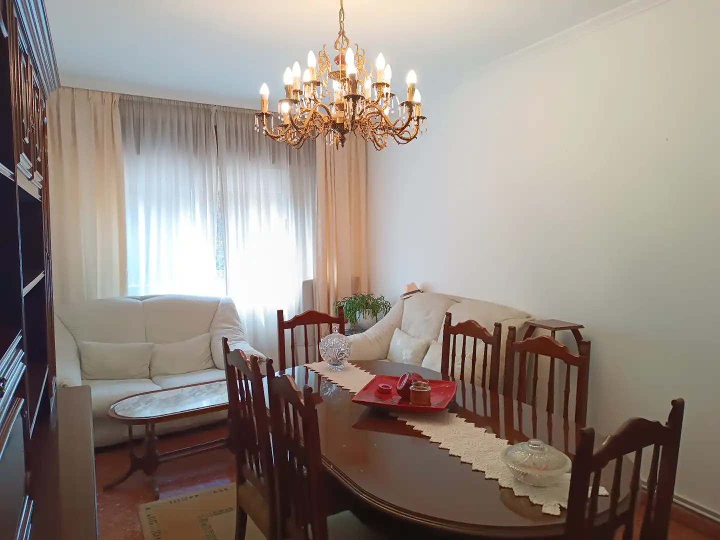 Wohnzimmer von Wohnung zum Verkauf in Pontevedra Capital  mit Heizung, Parkett und Abstellraum