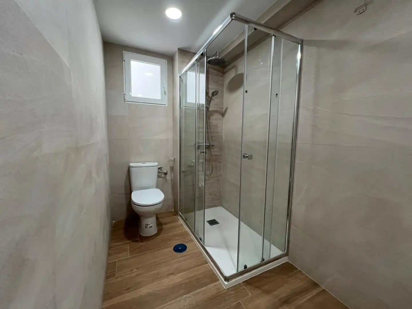 Bathroom of Flat for sale in Córdoba  with Air Conditioner, Heating and Terrace