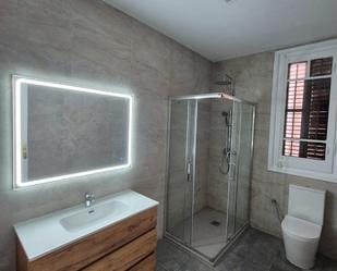 Bathroom of Flat to rent in  Barcelona Capital  with Oven and Balcony