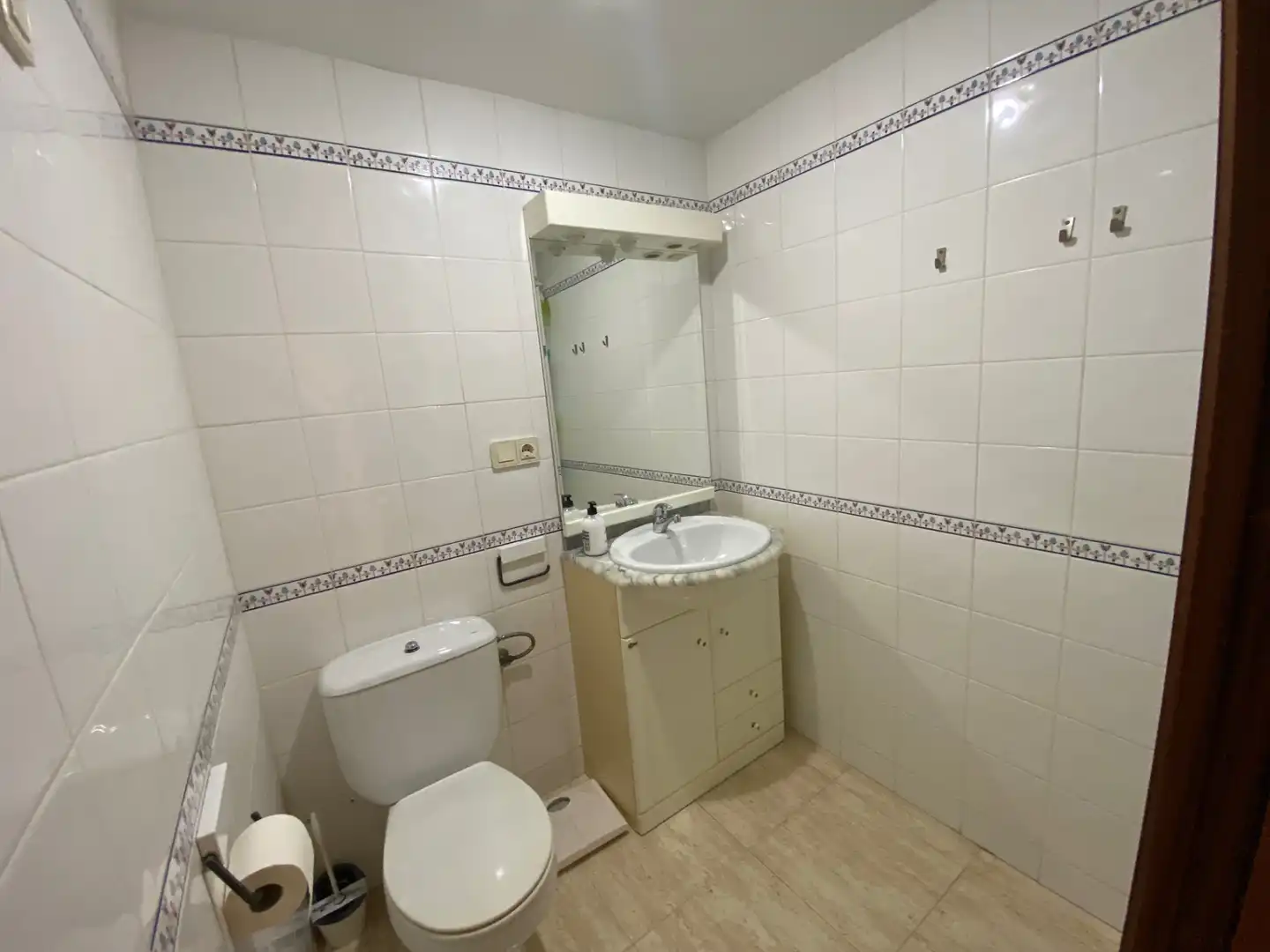 Baño de Piso de alquiler en Elche / Elx con Aire acondicionado, Amueblado y Horno