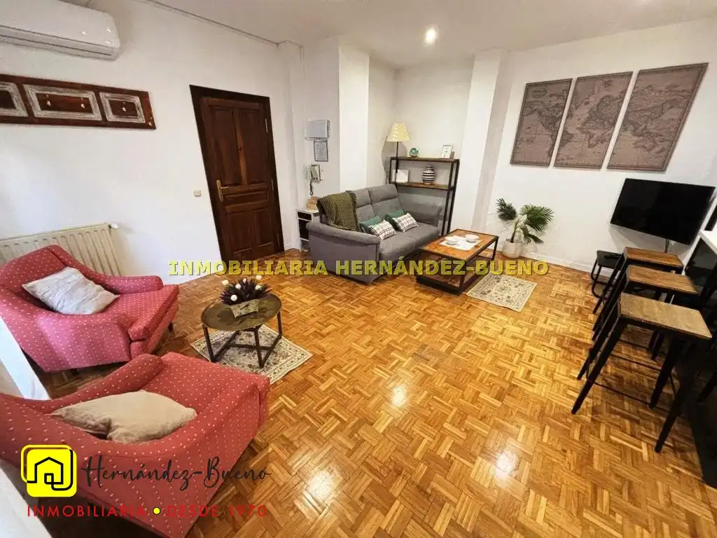 Sala d'estar de Pis en venda en Salamanca amb Aire condicionat, Calefacció i Moblat