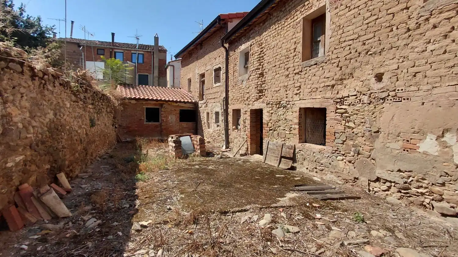 Houses for sale in Hervías, La Rioja