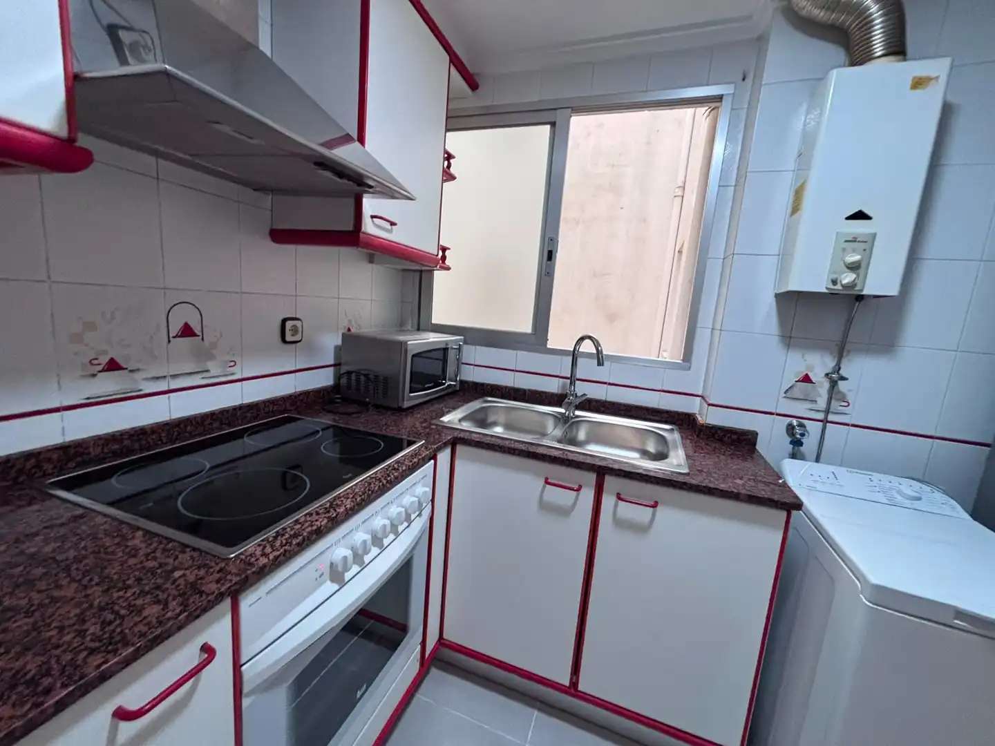 Küche von Wohnung zur Miete in Burjassot mit Möbliert, Ofen und Waschmaschine