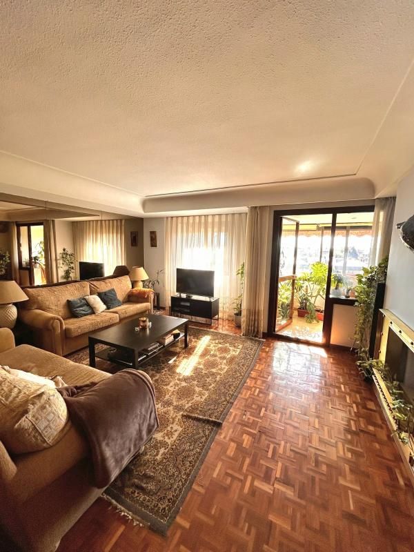 Flat for sale in Calle A. Baldasano, Colina