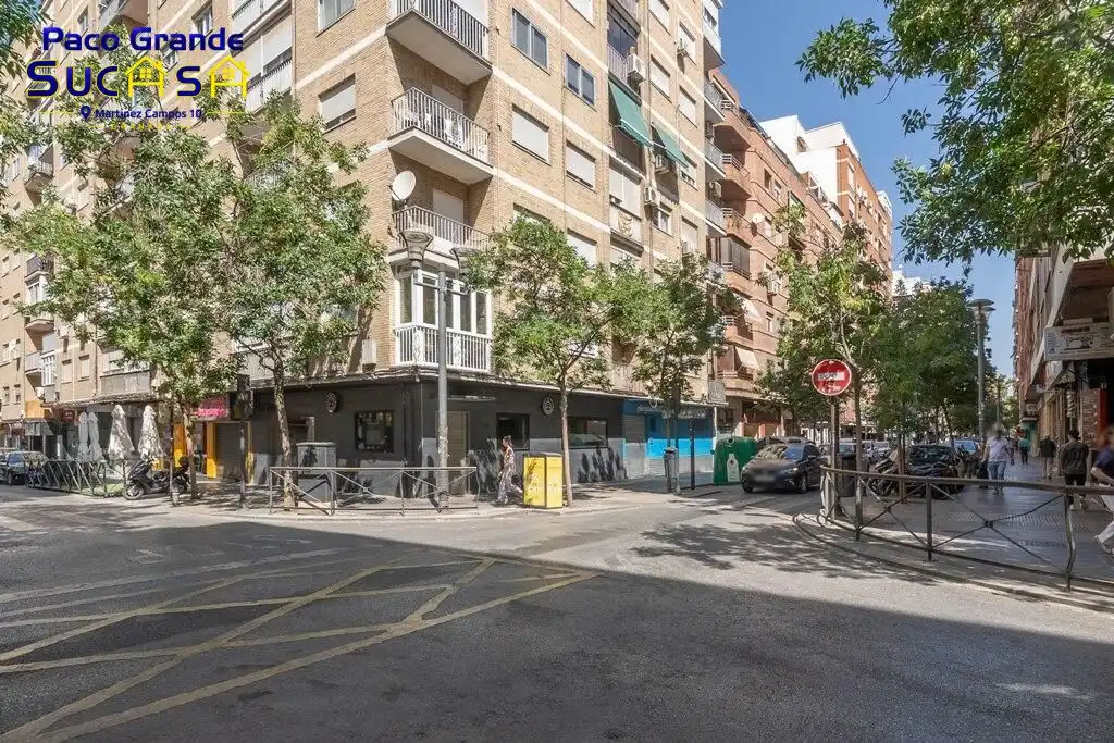 Vista exterior de Garatge en venda en Granada