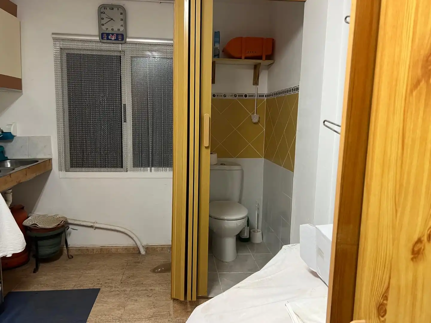 Baño de Casa adosada en venta en Caudete de las Fuentes con Calefacción, Terraza y Amueblado