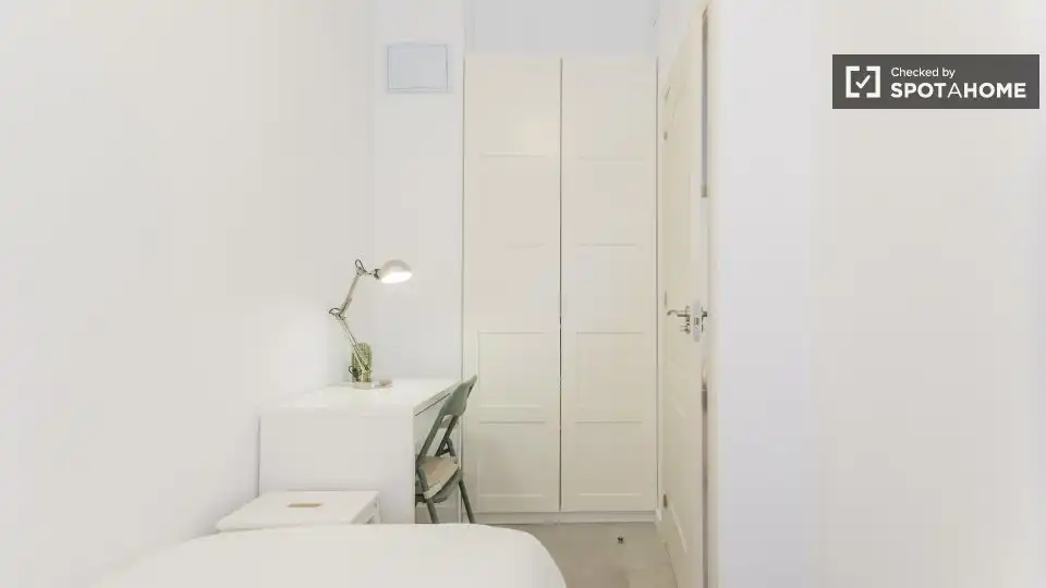 Bedroom of Flat for rent in Valencia  with Air Conditioner, Heating and Furnished