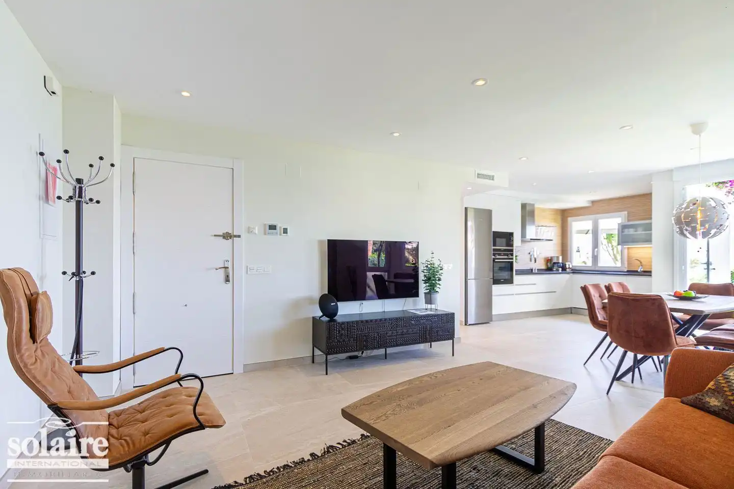 Sala d'estar de Apartament de lloguer en Altea amb Aire condicionat, Jardí privat i Terrassa