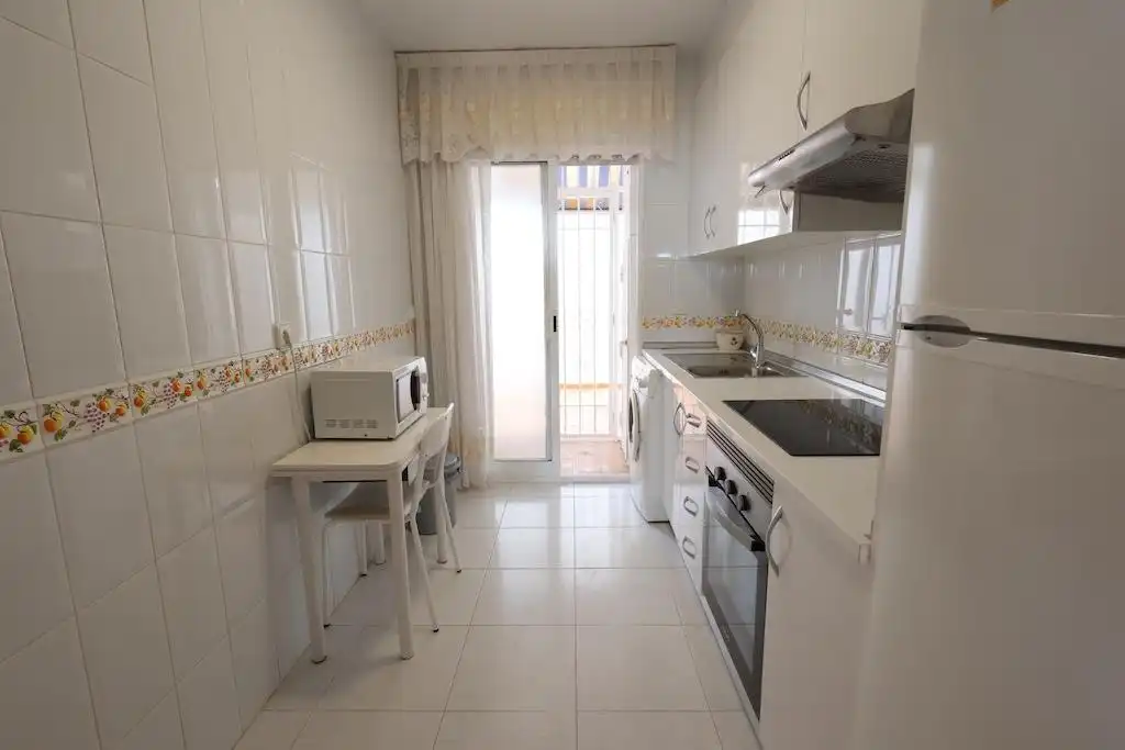 Cuina de Casa o xalet de lloguer en Orihuela amb Jardí privat, Terrassa i Moblat