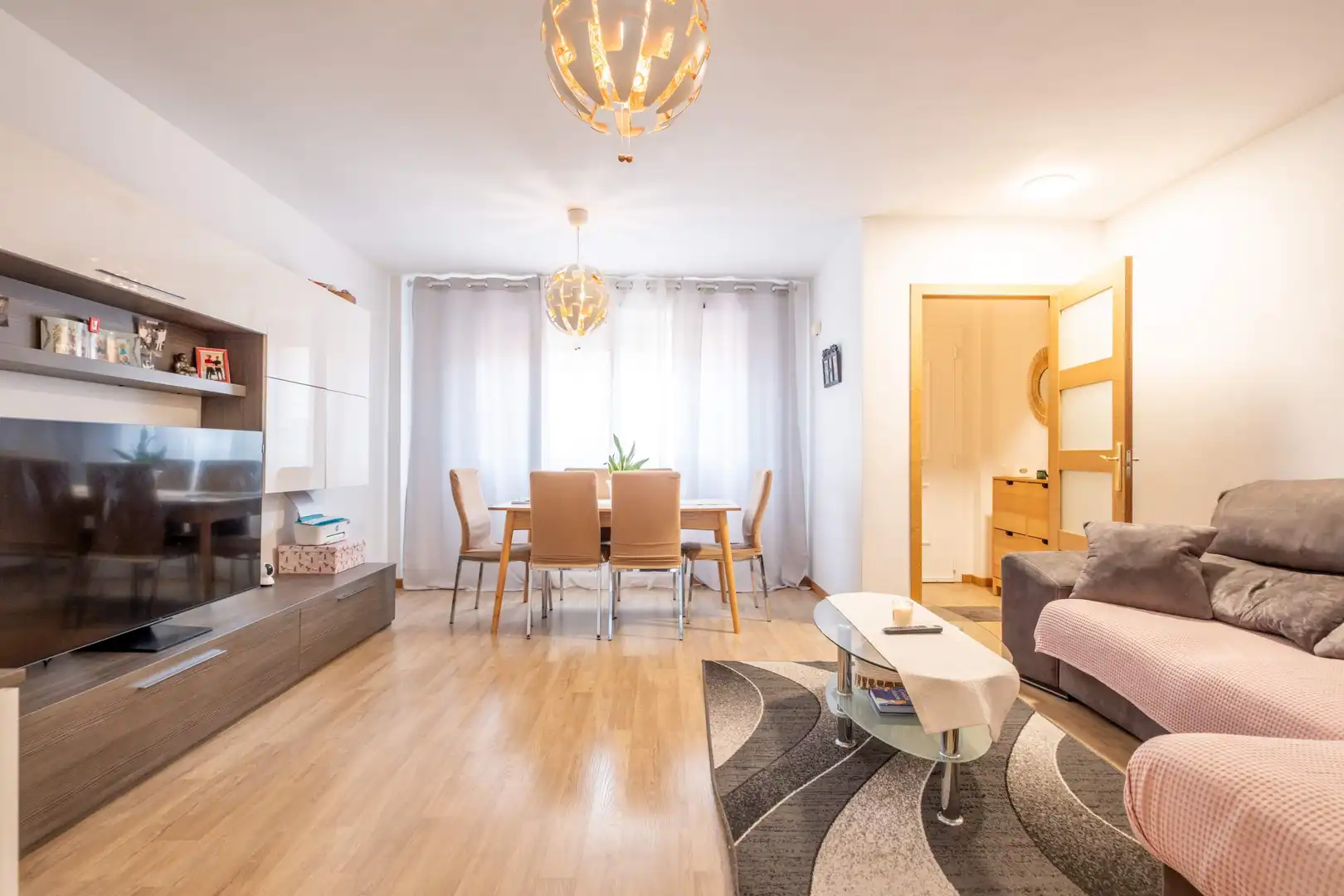 Living room of Detached homes for sale in Pinseque  with Parquet flooring and Terrace