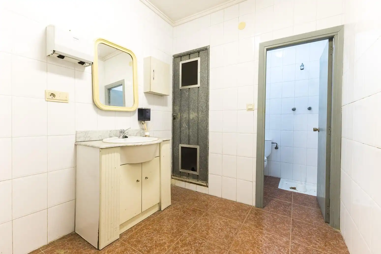 Badezimmer von Geschaftsraum zum Verkauf in Mislata