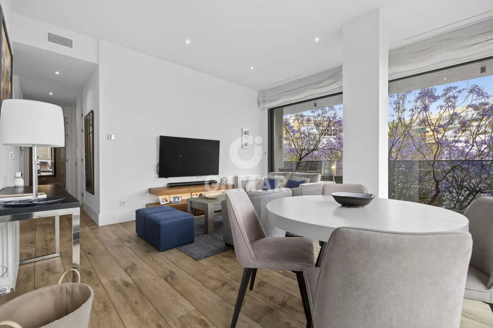 Sala de estar de Piso en venta en Sevilla con Calefacción, Trastero y Piscina