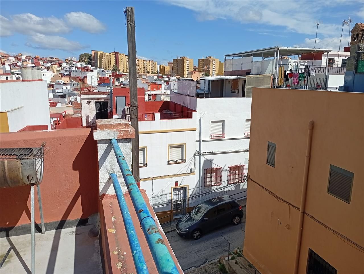 Vista exterior de Pis en venda en Algeciras amb Terrassa