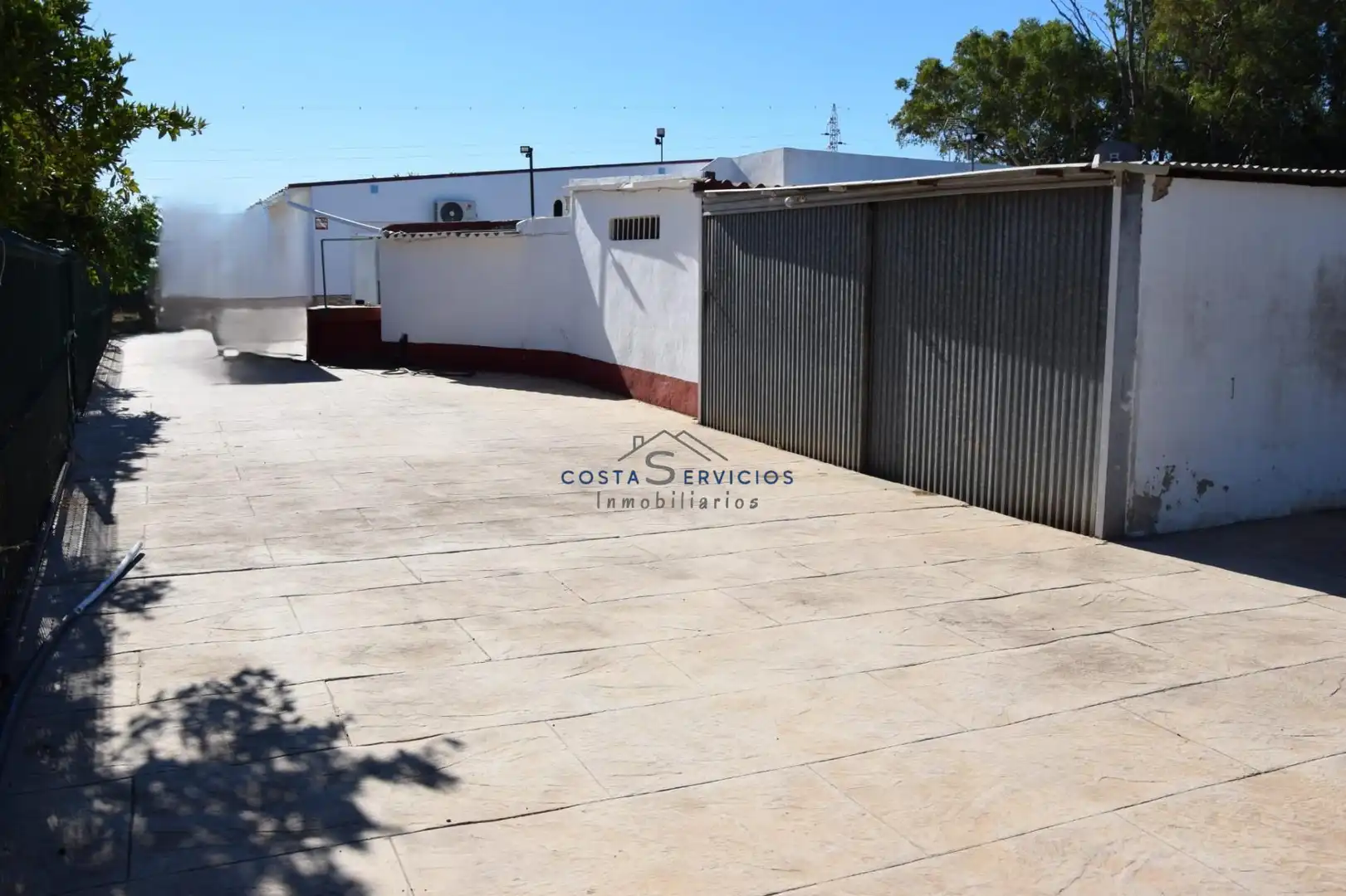Vista exterior de Finca rústica en venda en Gibraleón amb Aire condicionat, Terrassa i Piscina