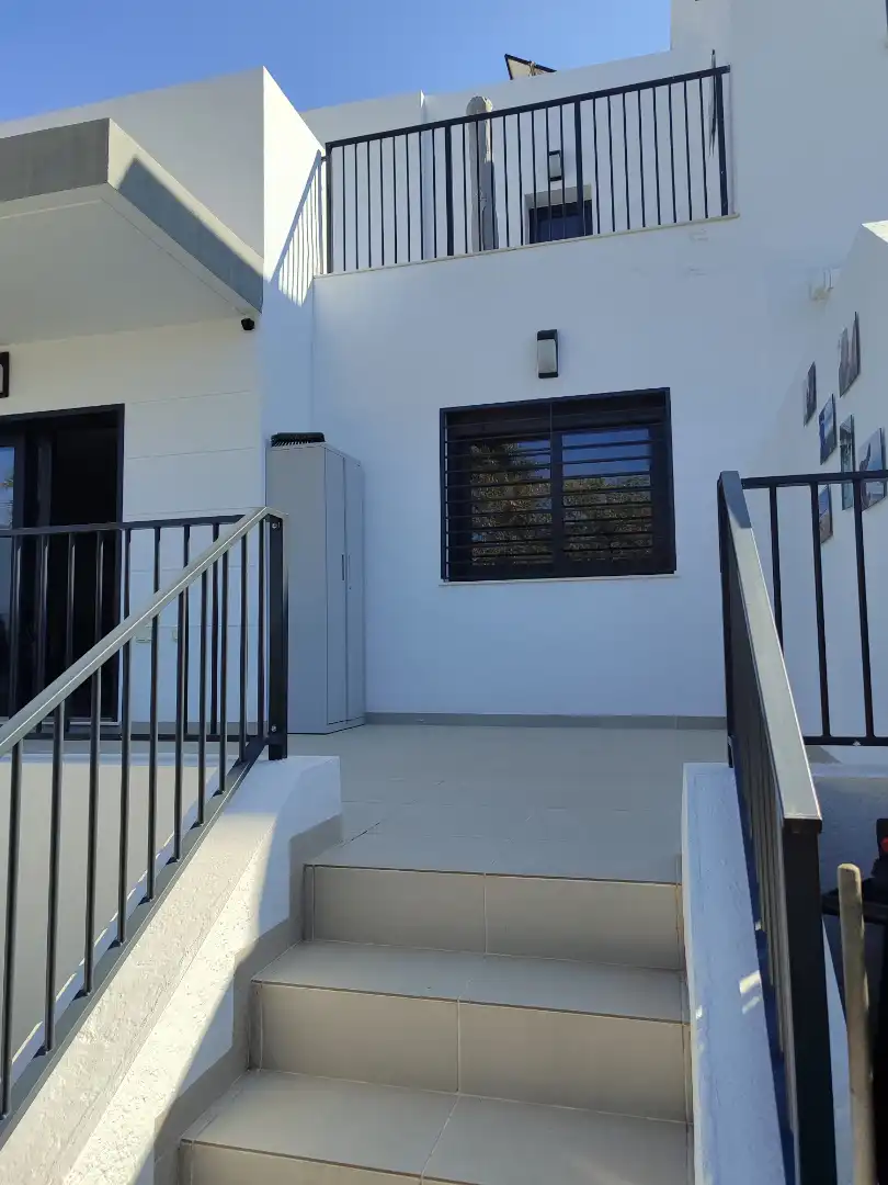 Vista exterior de Casa o chalet en venta en Busot con Aire acondicionado, Calefacción y Jardín privado