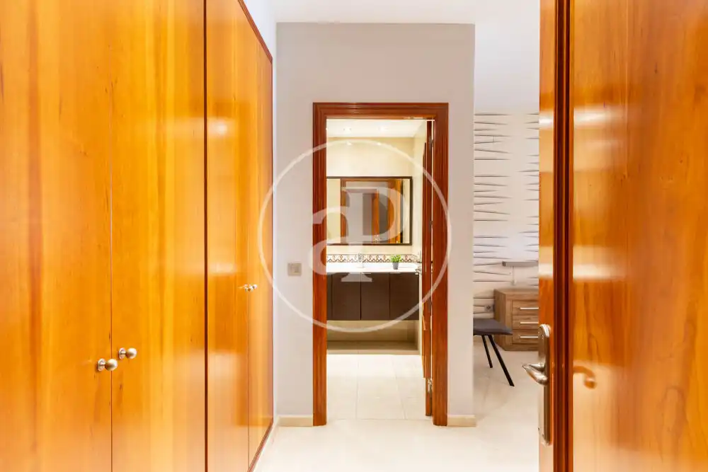 Piso en venta en Avinguda Cardenal Vicent Enrique I Tarancó, Piscinas