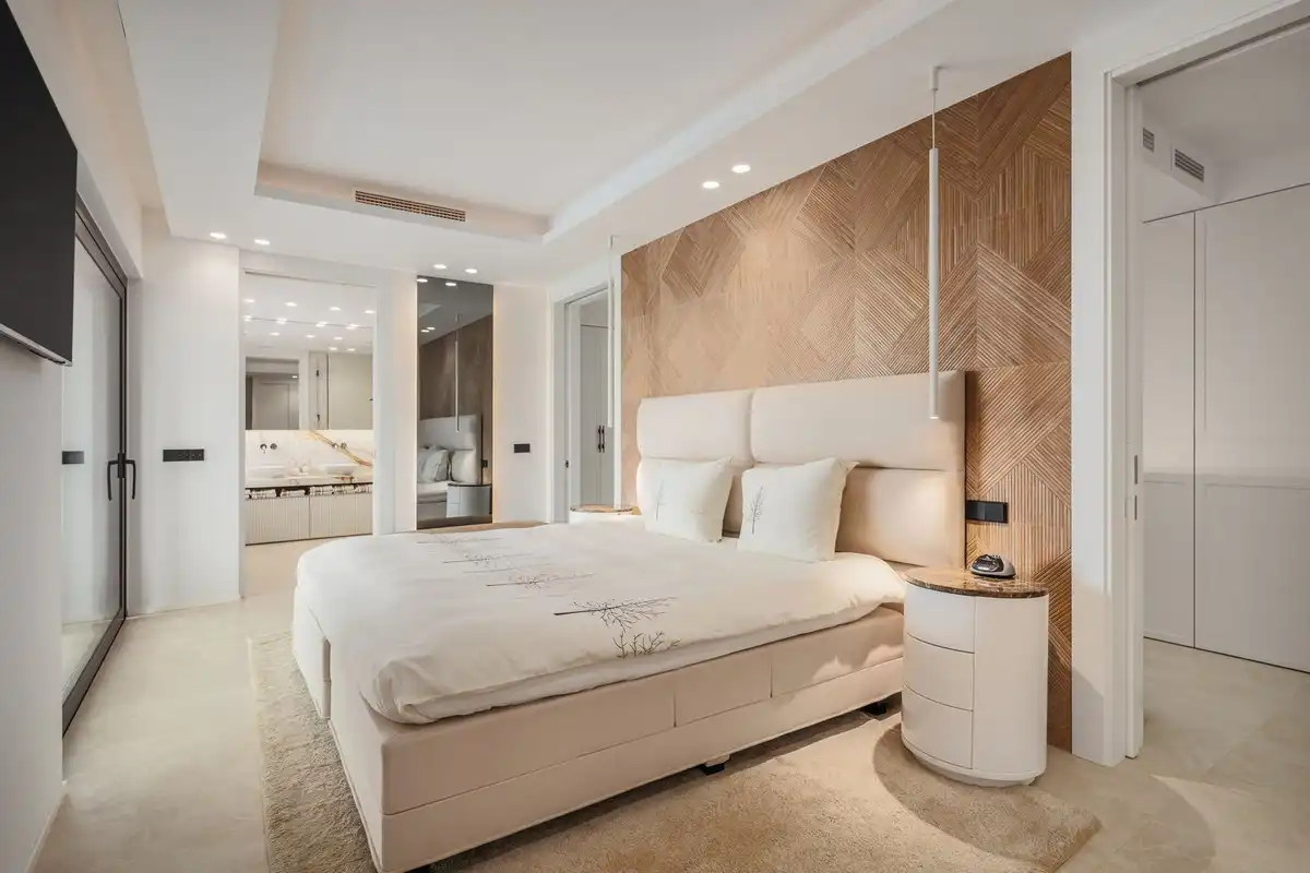 Dormitori de Casa o xalet en venda en Marbella amb Aire condicionat, Jardí privat i Terrassa