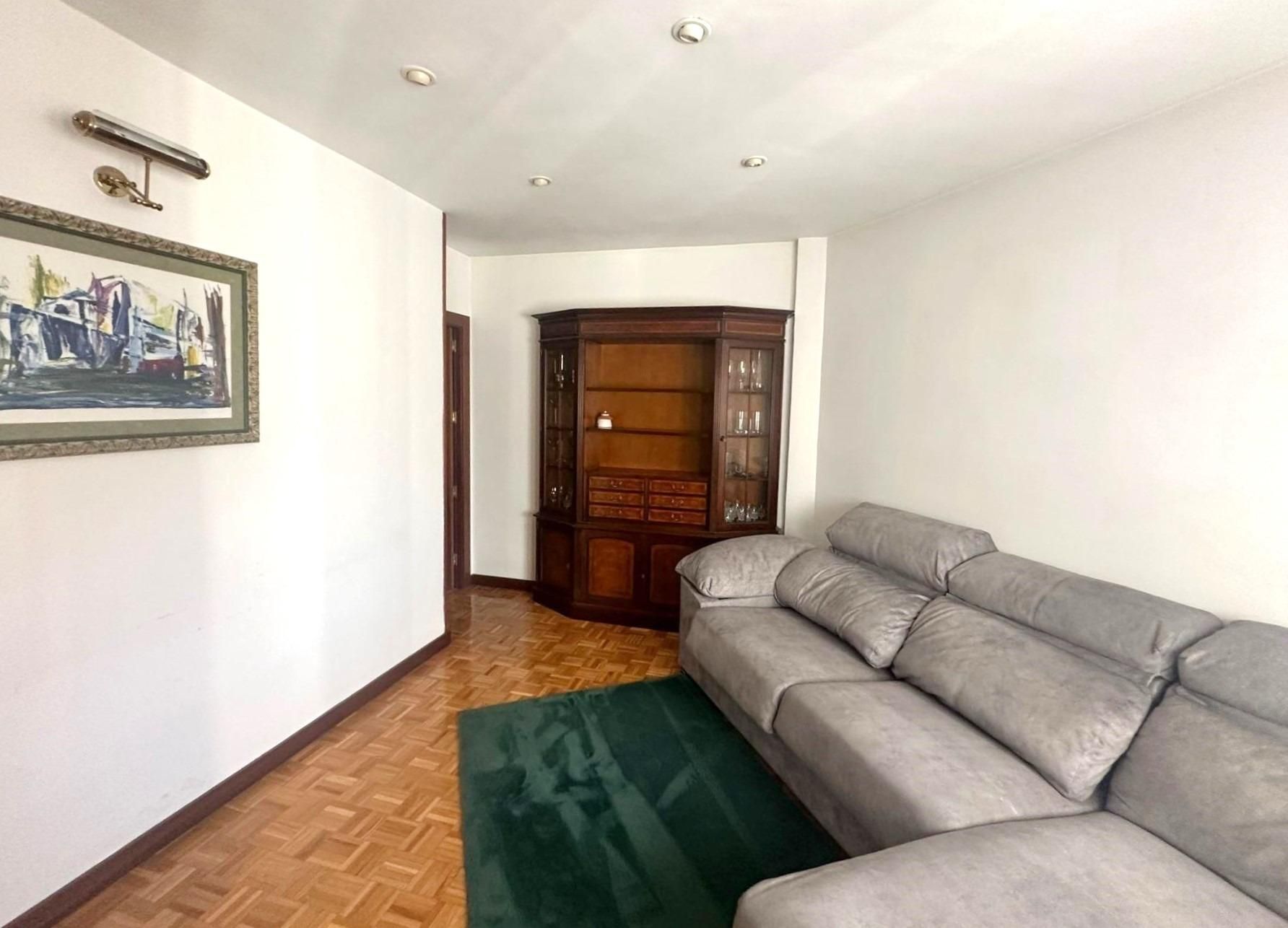 Sala de estar de Piso en venta en León Capital  con Calefacción, Terraza y Balcón