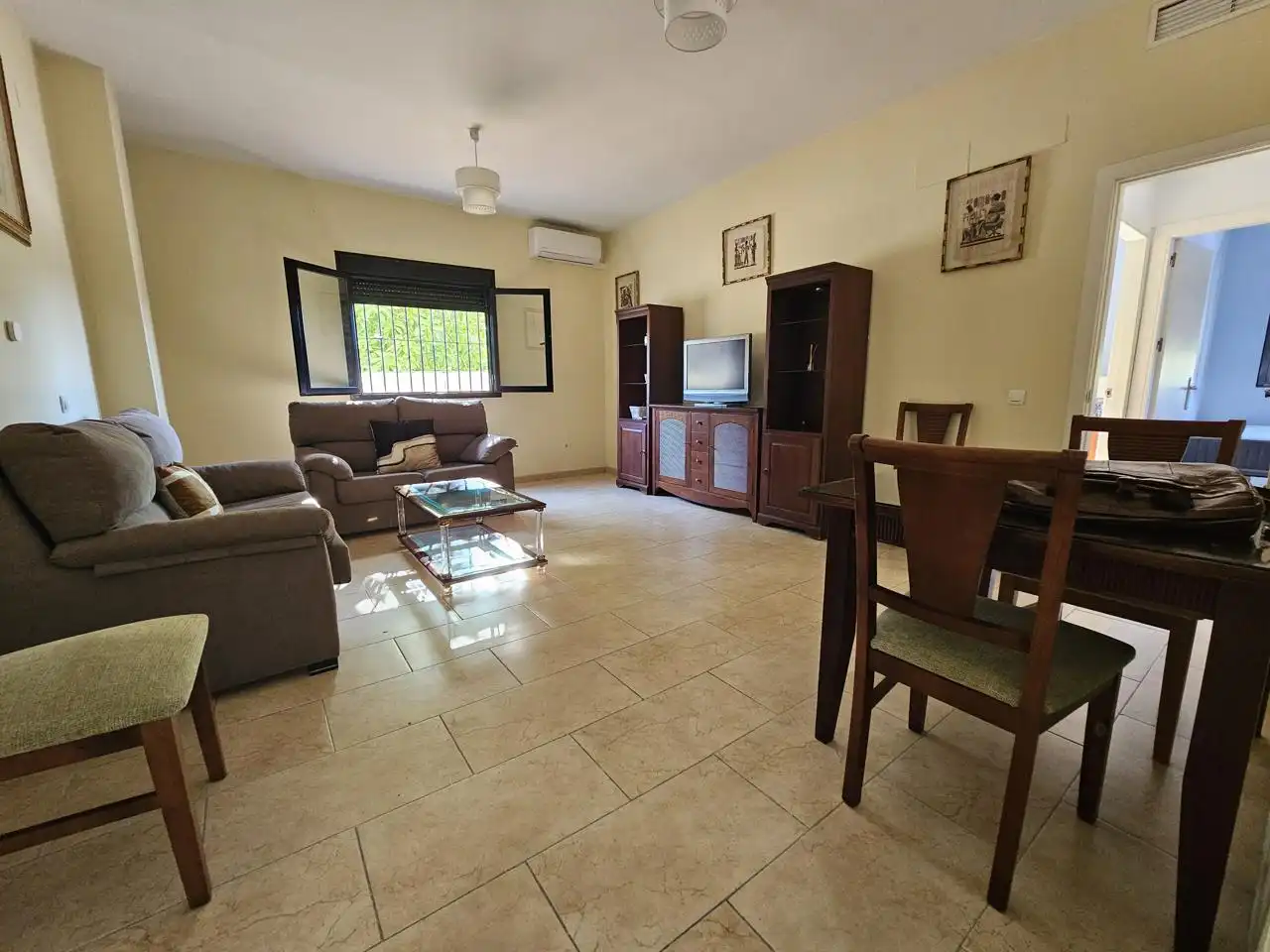 Living room of Flat for sale in Jerez de la Frontera  with Air Conditioner, Terrace and Furnished