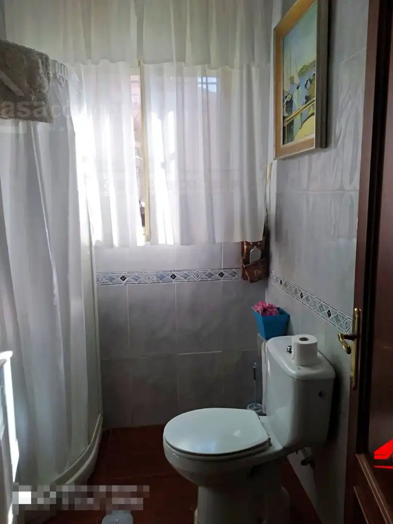 Bathroom of Houses for sale in Córdoba  with Terrace and Swimming Pool