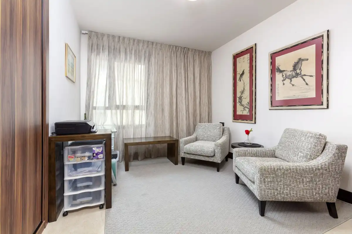 Sala d'estar de Àtic en venda en Marbella amb Aire condicionat, Terrassa i Moblat