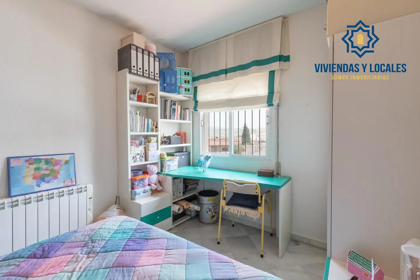 Habitación de Casa o chalet en venta en La Zubia con Aire acondicionado, Calefacción y Jardín privado