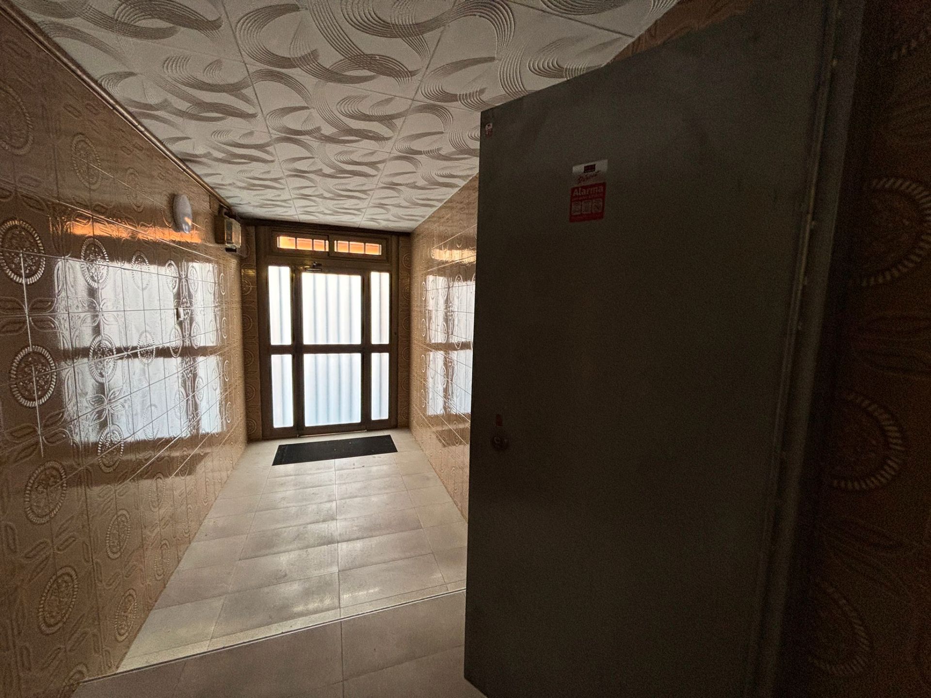 Local en venta en Carrer de l'Estadi, La Salut, Salut - Lloreda