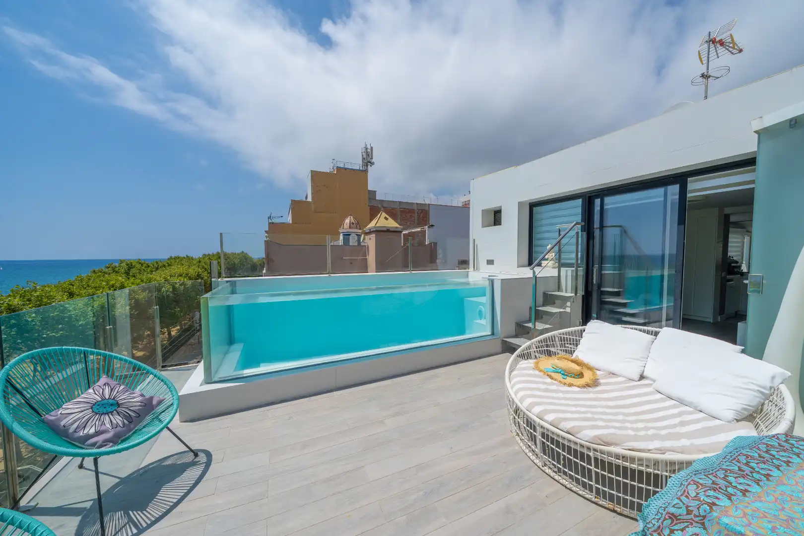 Schwimmbecken von Dachboden zum Verkauf in Calella mit Klimaanlage, Terrasse und Schwimmbad