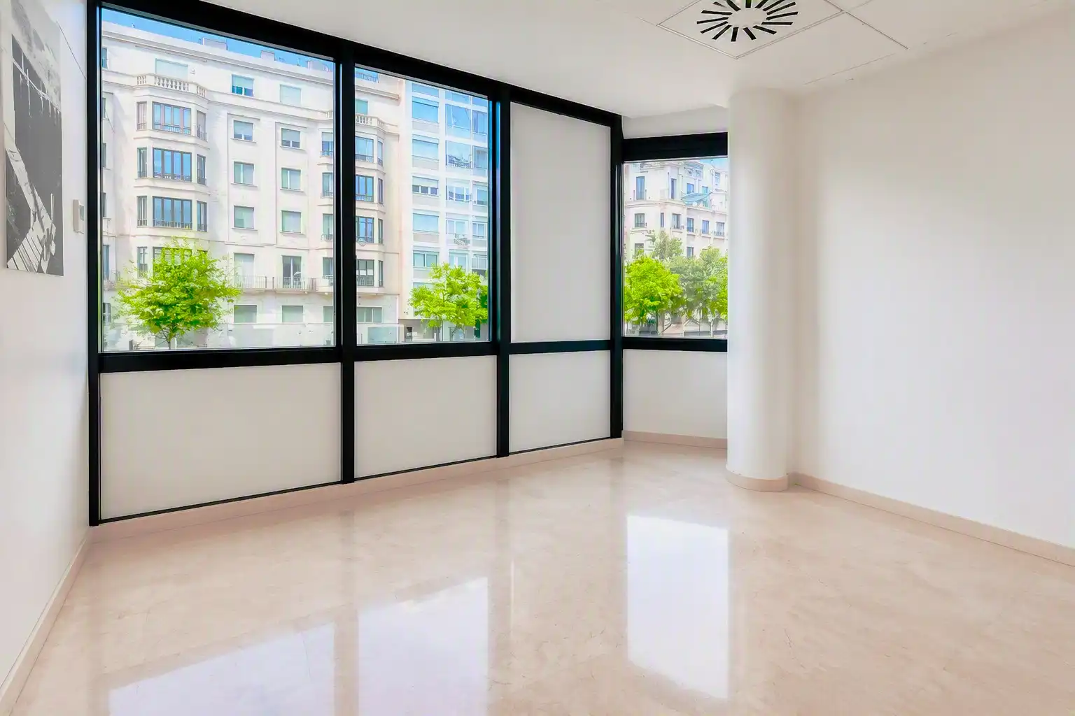 Office space with lift to rent in Avinguda del Comte de Sallent, imagen 6