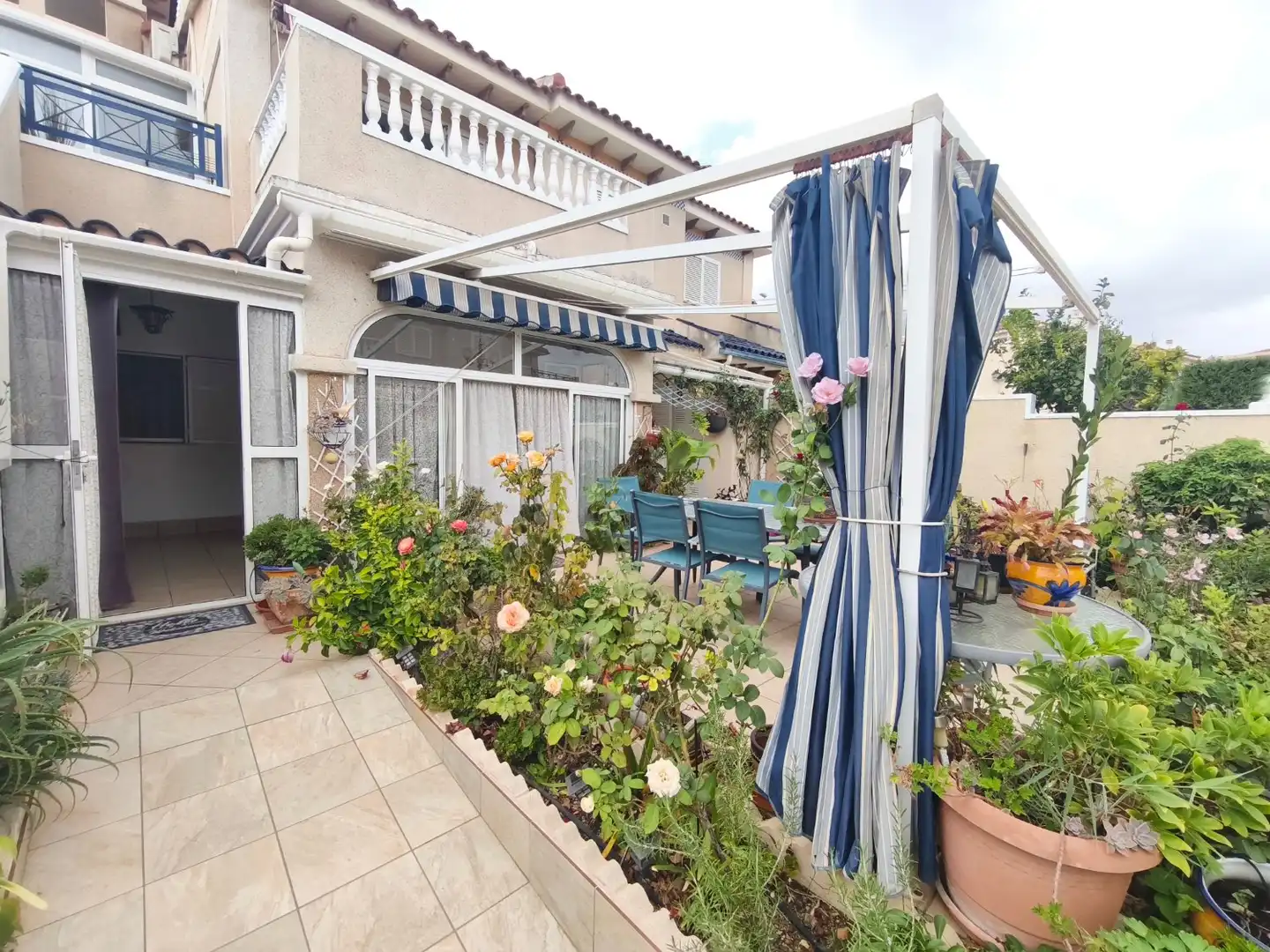 Apartamento con piscina en venta en Orihuela Costa