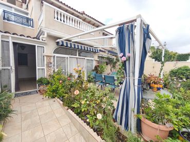 Apartment with pool for sale in Orihuela Costa