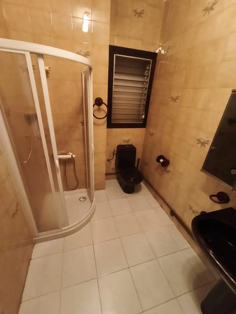 Badezimmer von Wohnung zur Miete in Lleida mit Heizung, Möbliert und Balkon