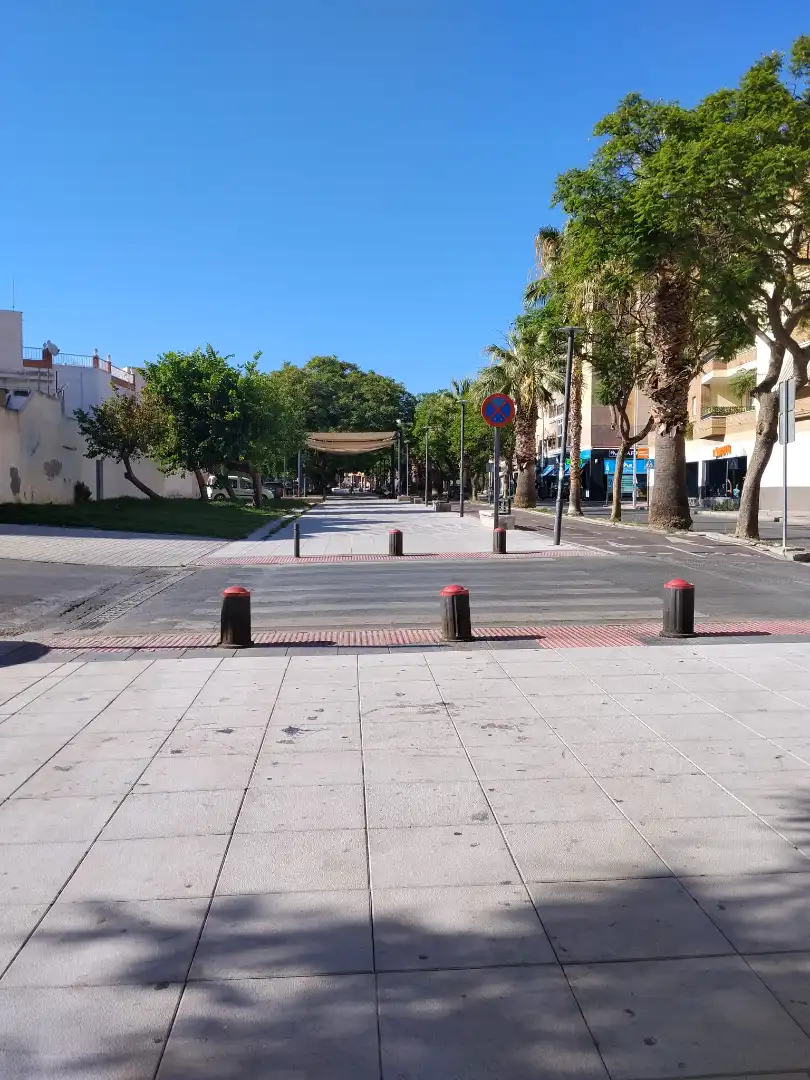 Vista exterior de Casa o xalet de lloguer en Motril amb Aire condicionat, Traster i Moblat
