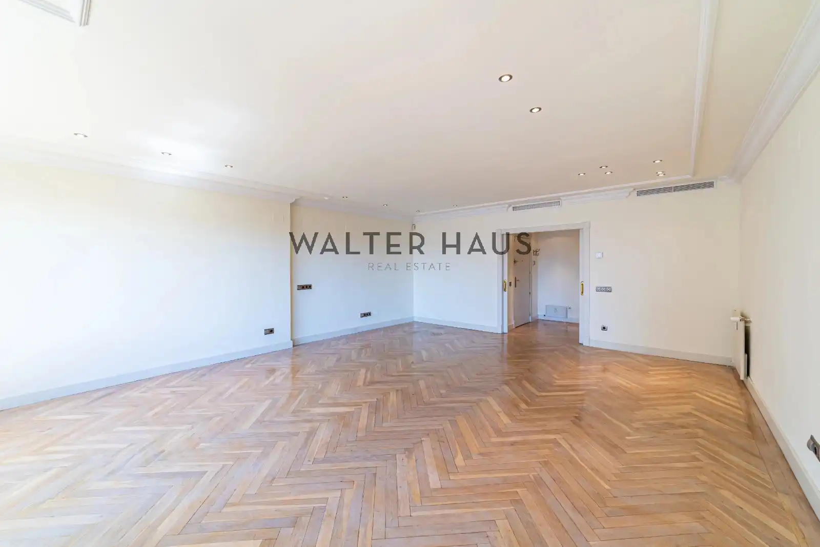 Living room of Flat for rent in Madrid  with Air Conditioner, Heating and Terrace