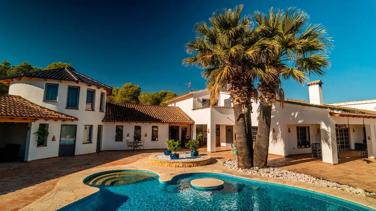 Casa con piscina en venta en Escandinavia - Cautivador, imagen 2