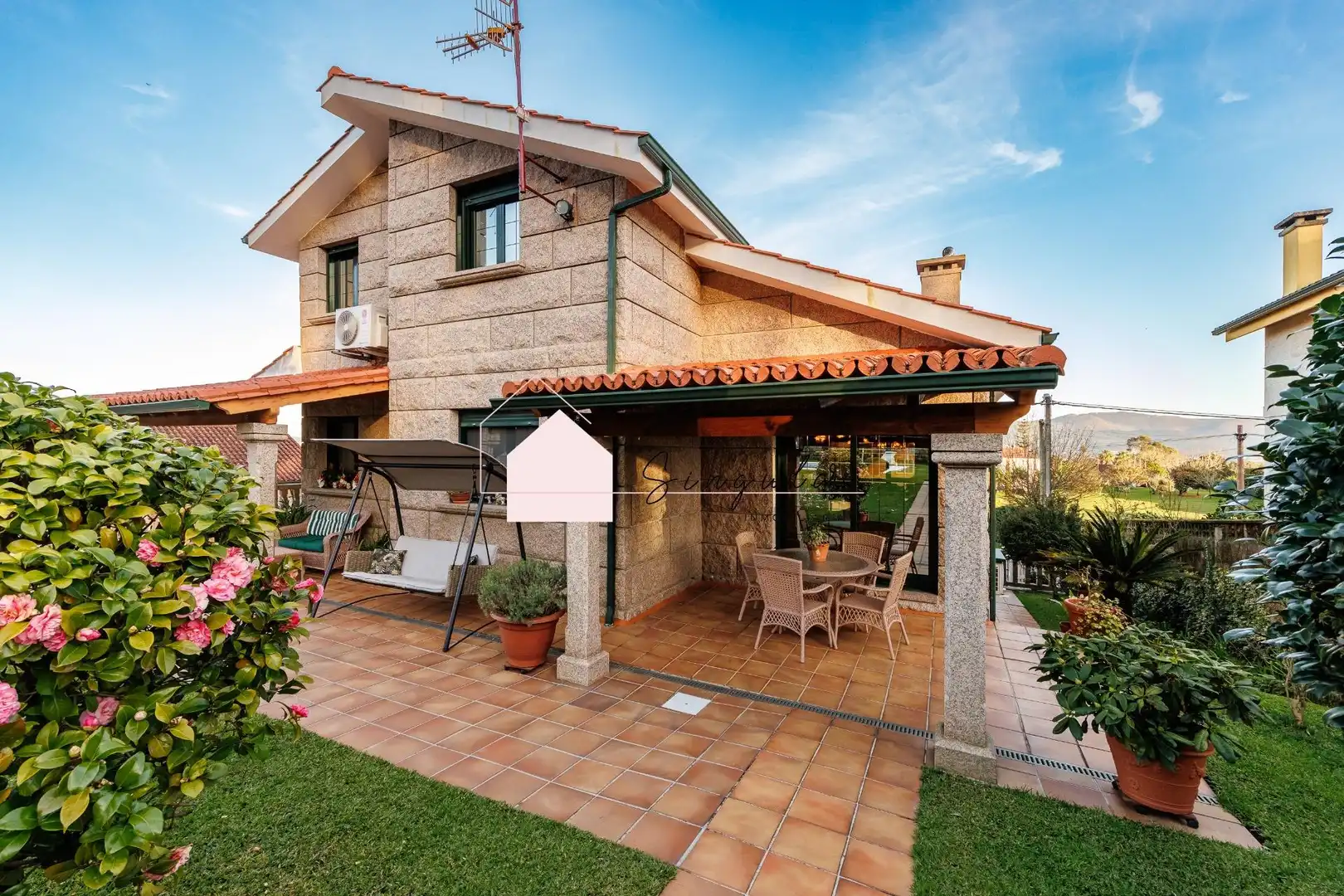 Terrasse von Haus oder Chalet zum Verkauf in Tui mit Heizung, Abstellraum und Schwimmbad
