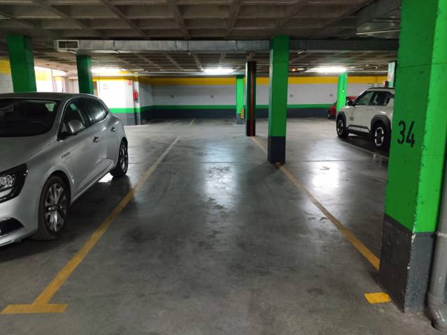 Garaje en Alquiler en Calle de Juan Esplandiú, 2 en Estrella