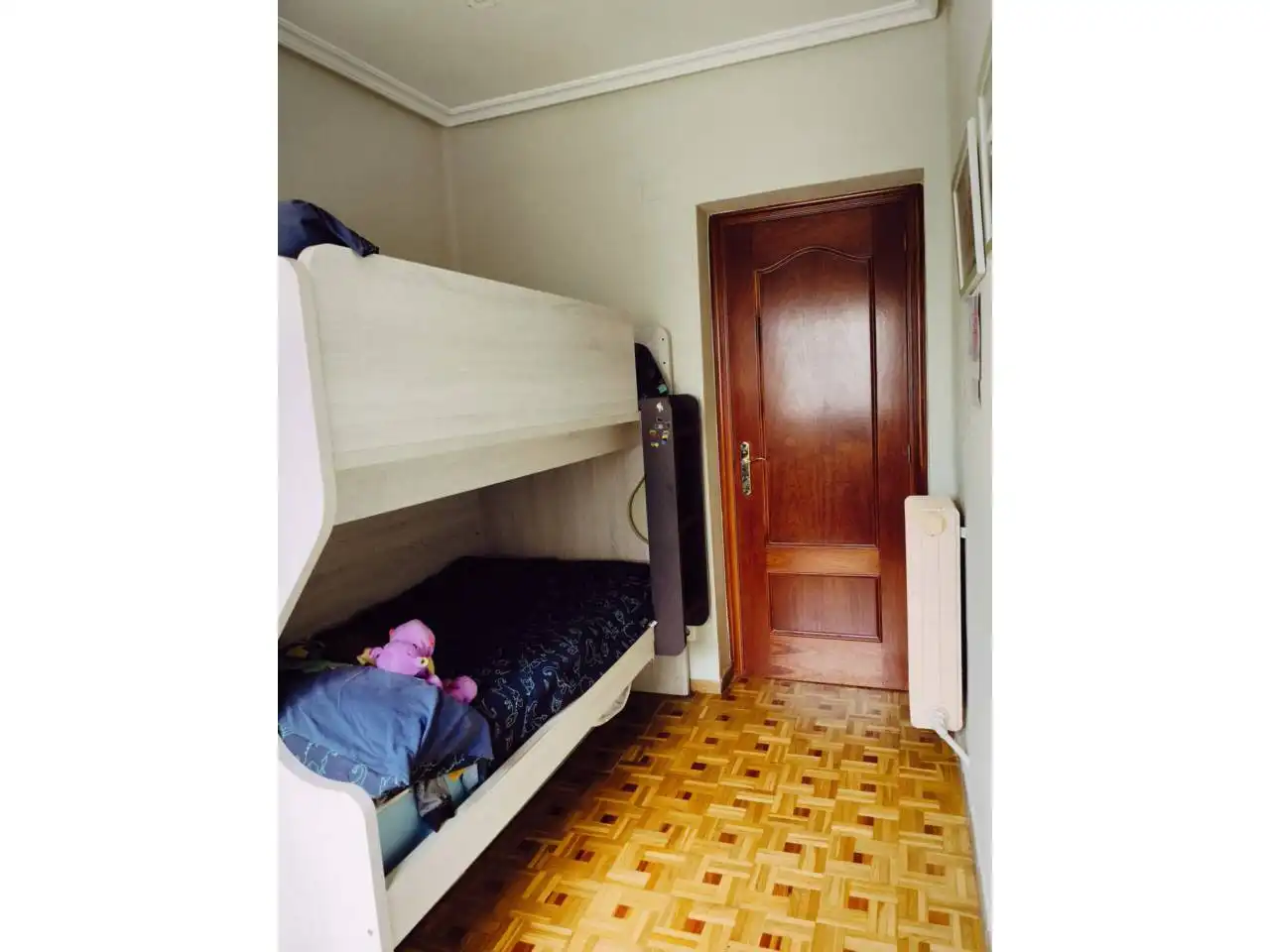 Dormitori de Pis en venda en Burgos amb Calefacció, Parquet i Terrassa