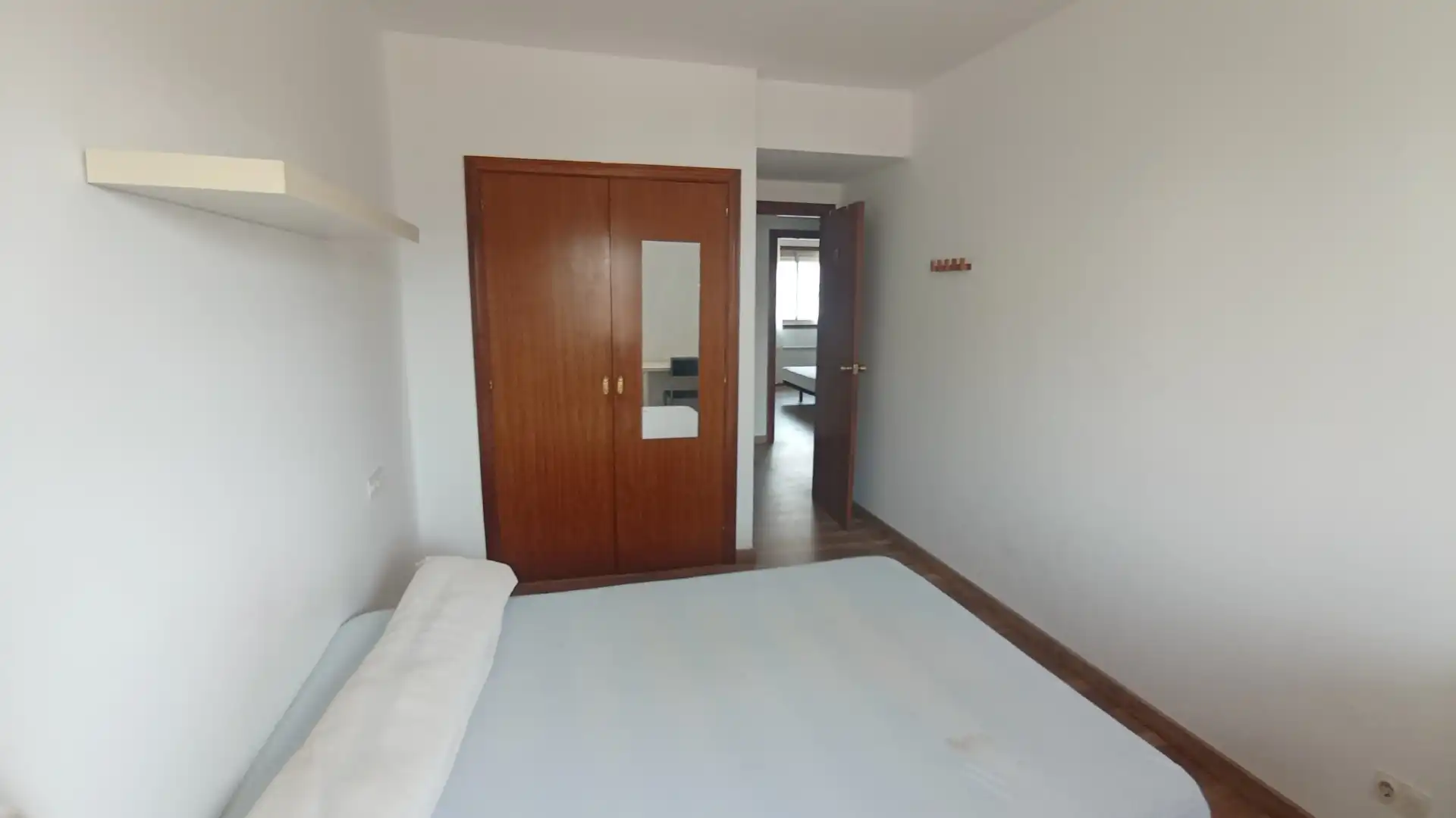 Bedroom of Flat for rent in Pontevedra Capital   with Heating, Furnished and Oven