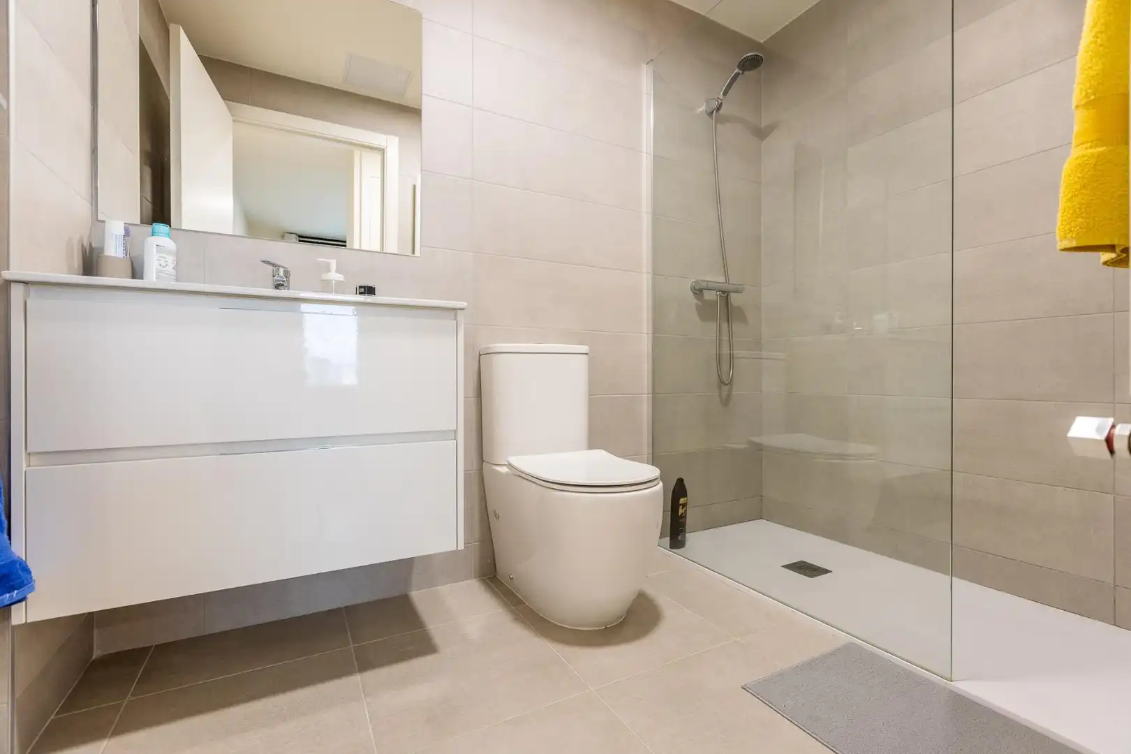 Baño de Piso en venta en A Coruña Capital  con Calefacción, Jardín privado y Terraza