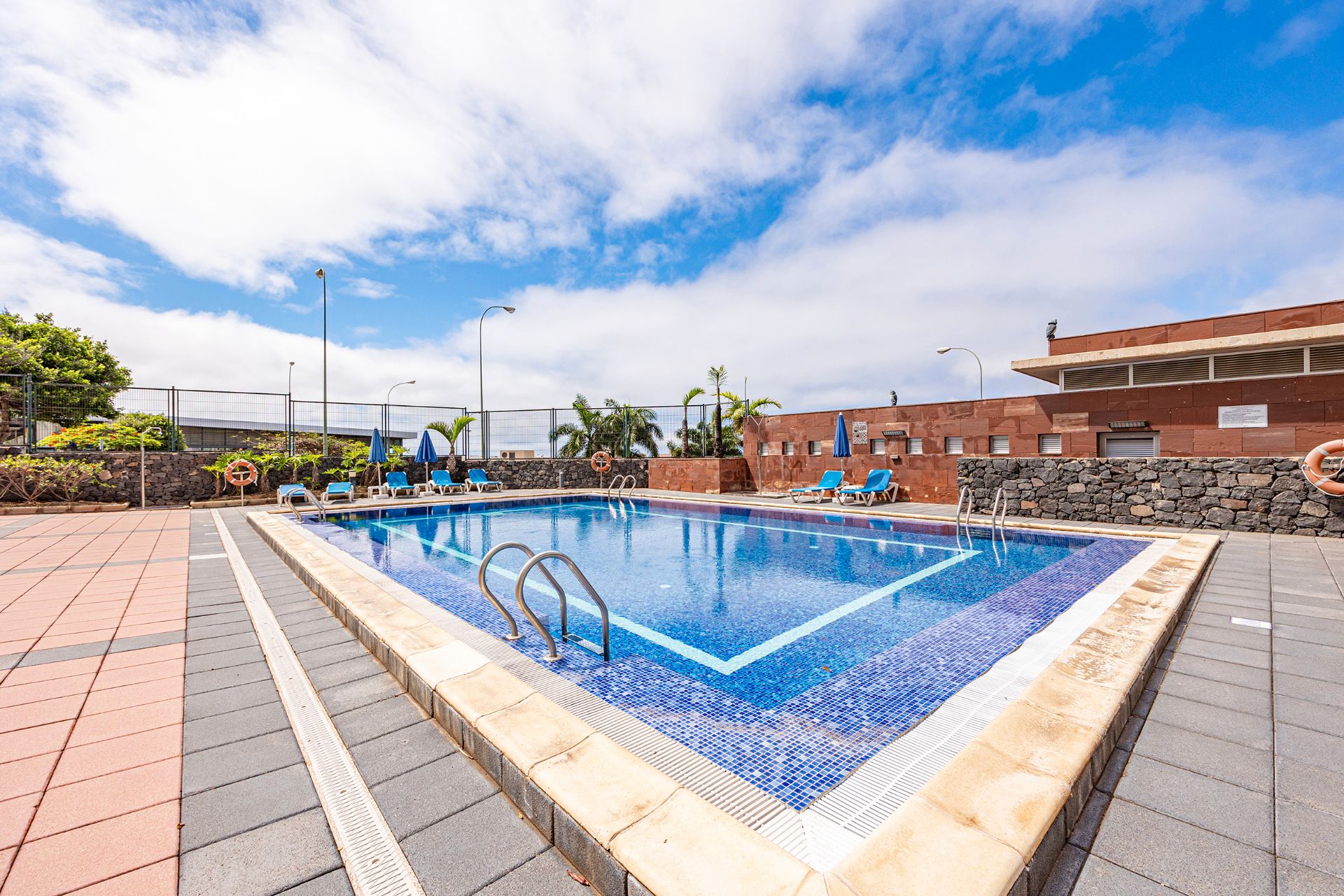 Piscina de Dúplex en venda en Las Palmas de Gran Canaria amb Terrassa i Piscina comunitària