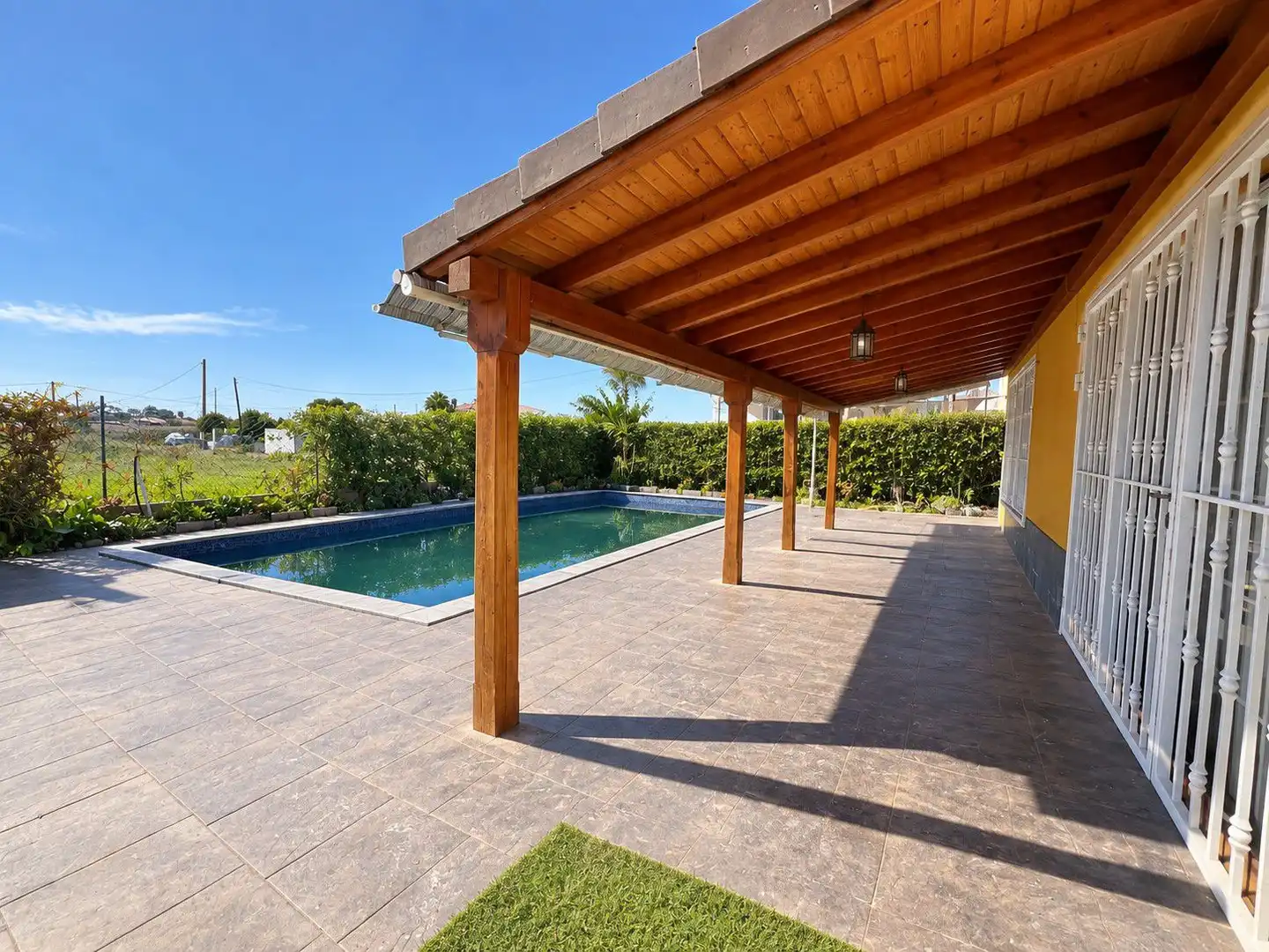 Xalet amb terrassa en venda a La Obra, derecha