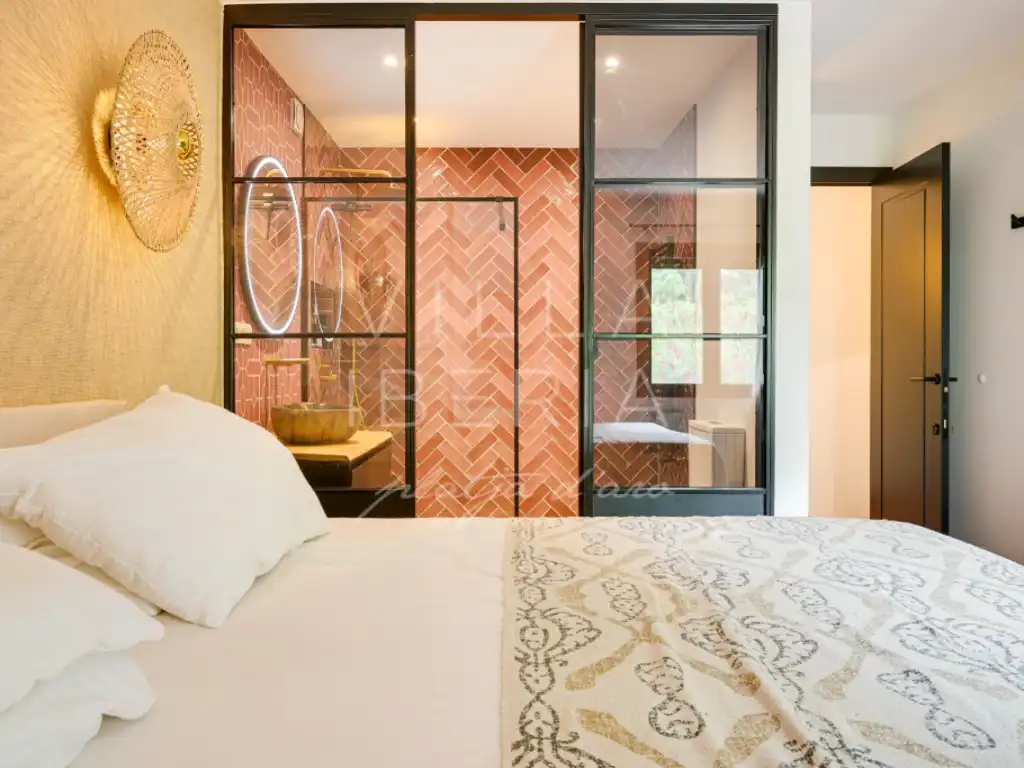 Schlafzimmer von Haus oder Chalet zum Verkauf in Santa Cristina d'Aro mit Klimaanlage, Heizung und Privatgarten