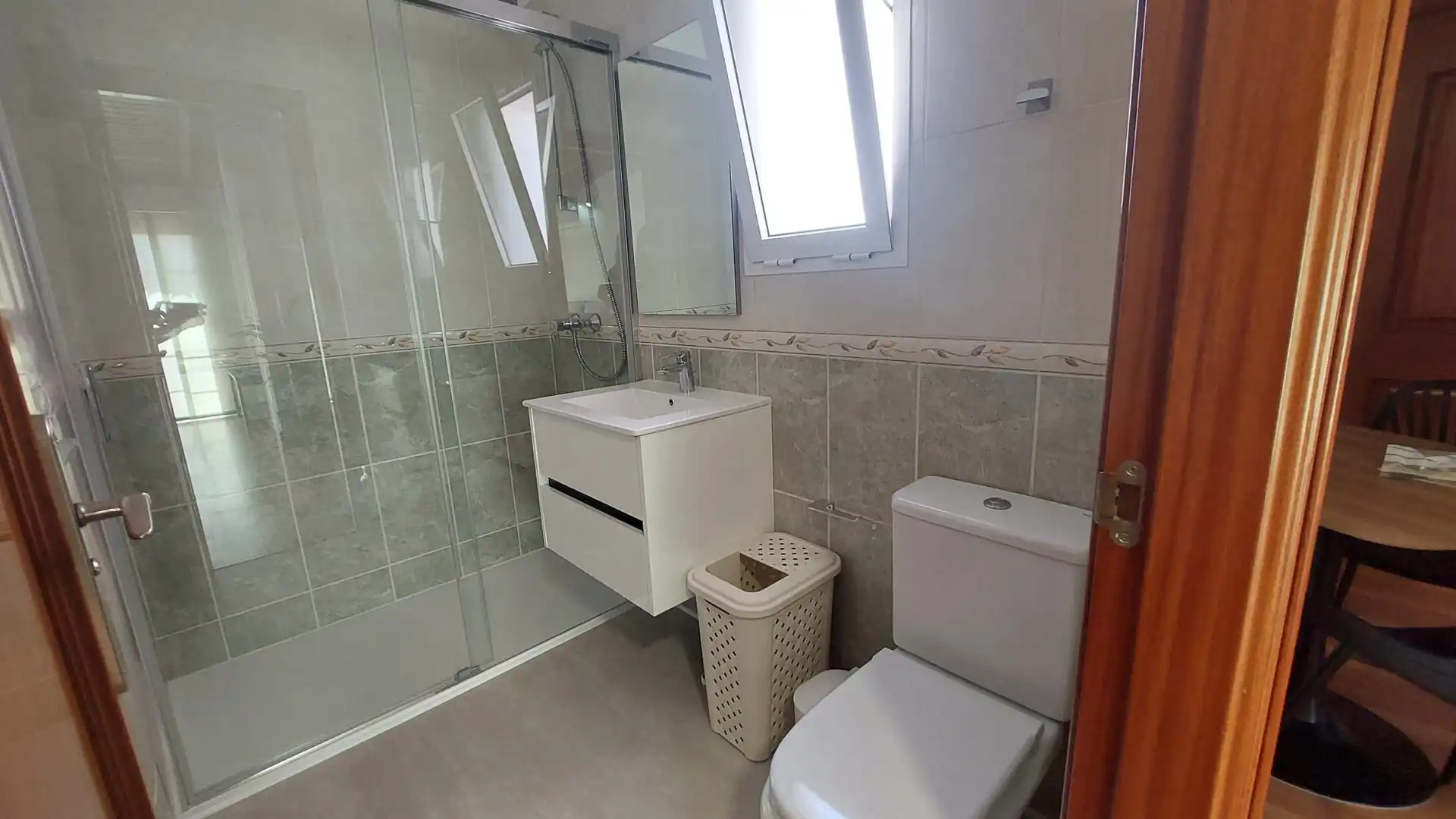 Bathroom of Attic for rent in Santa Cruz de Tenerife