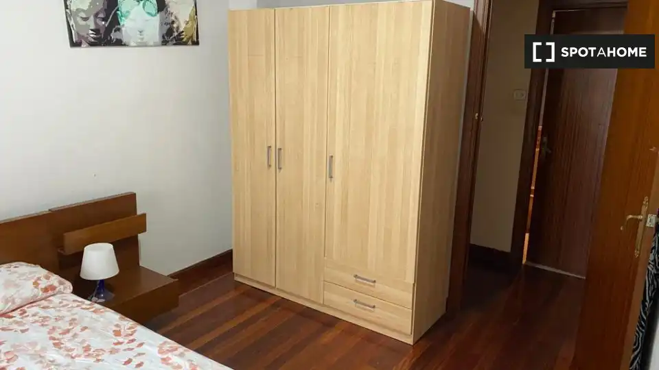 Schlafzimmer von Wohnung zur untervermieten in Bilbao  mit Klimaanlage, Heizung und Möbliert
