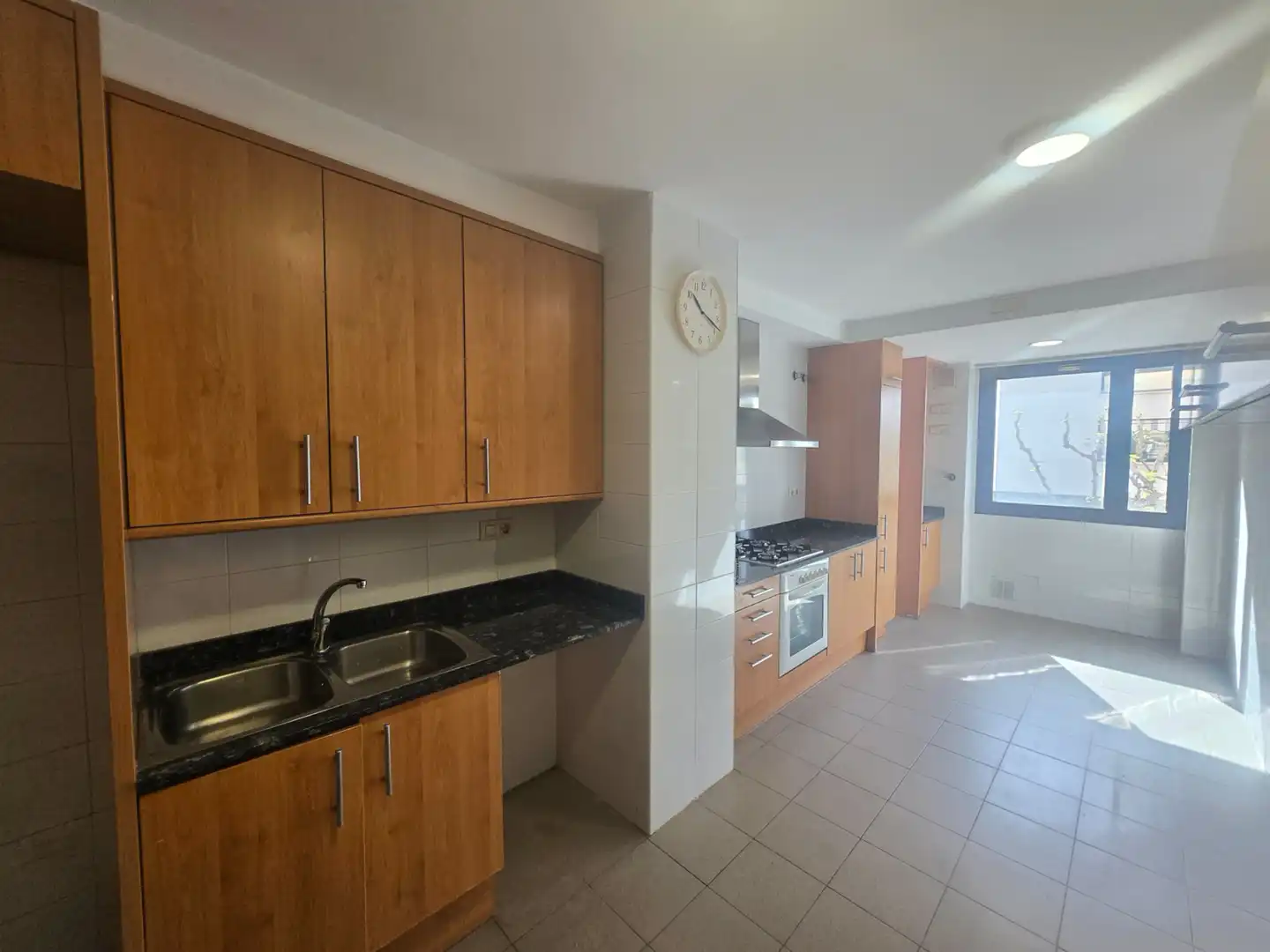 Kitchen of Flat for sale in Sant Feliu de Llobregat  with Heating, Parquet flooring and Oven