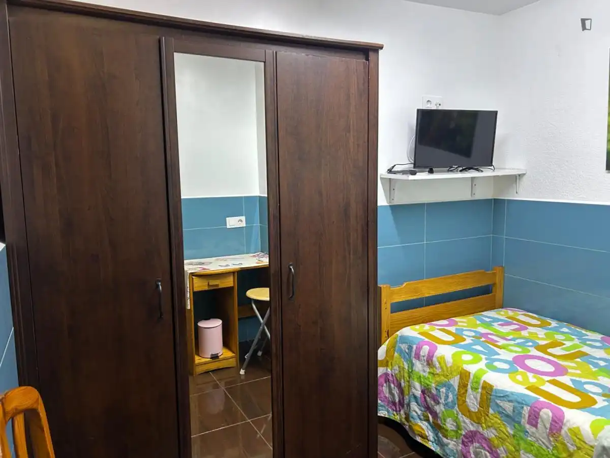 Habitación de Estudio de alquiler en L'Hospitalet de Llobregat con Aire acondicionado, Calefacción y Amueblado